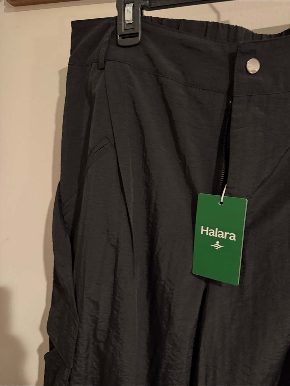 HALARA Black woman’s Utility Cargo Pants size large new with tags - Picture 7 of 14